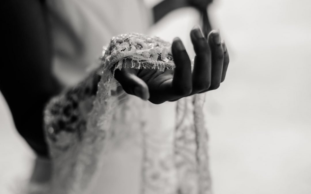 Falling for you – Elopement in Notre Dame de Paris