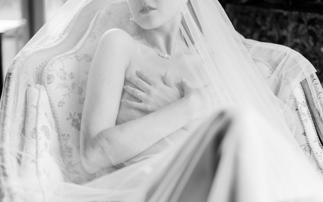 SOFT EDITORIAL BRIDAL BOUDOIR